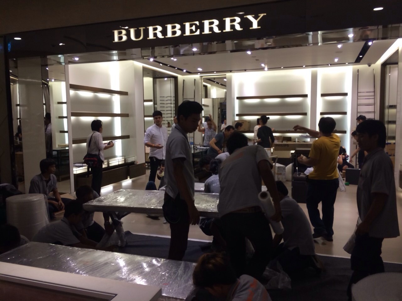 ขนย้ายเฟอร์นิเจอร์สำนักงานแบบไม่สะดุดงาน ควรทำอย่างไร