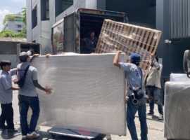 ขนย้ายเฟอร์นิเจอร์